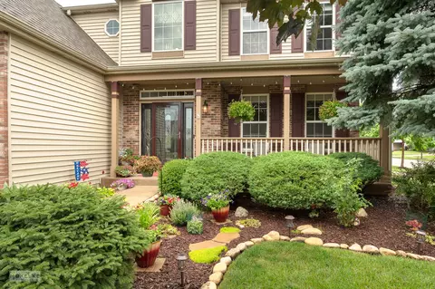 7507 Townsend Blvd, Plainfield, IL 60586 photo 2