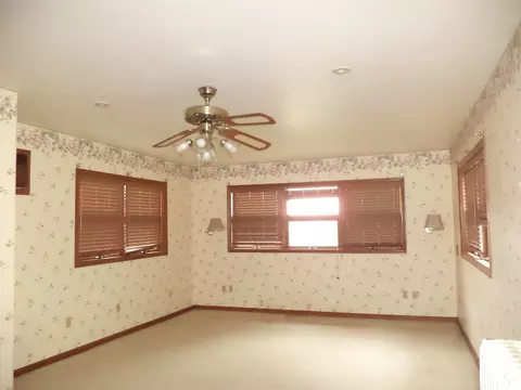 328 Pickett St, Chenoa, IL 61726 photo 10
