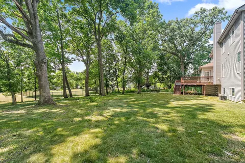 1390 Bison Ln, Hoffman Estates, IL 60192 photo 35