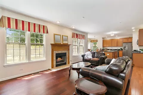 1390 Bison Ln, Hoffman Estates, IL 60192 photo 14