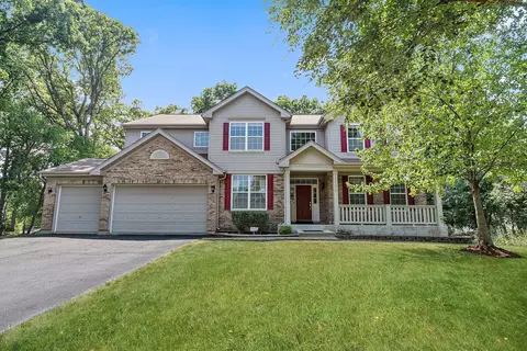 1390 Bison Ln, Hoffman Estates, IL 60192