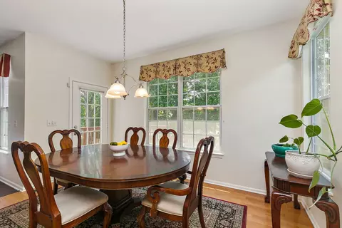 1390 Bison Ln, Hoffman Estates, IL 60192 photo 10