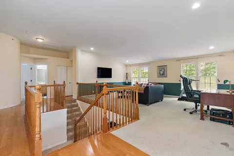 1390 Bison Ln, Hoffman Estates, IL 60192 photo 18