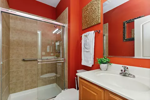 1390 Bison Ln, Hoffman Estates, IL 60192 photo 16