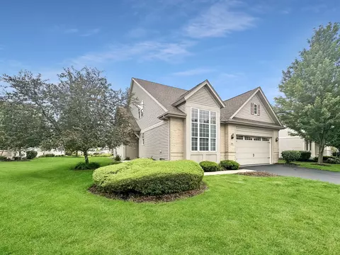 696 Cheshire Ct, Oswego, IL 60543 photo 2