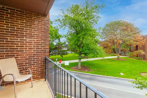 1550 Sandpebble Dr #201, Wheeling, IL 60090 photo 4