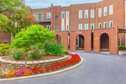 1550 Sandpebble Dr #201, Wheeling, IL 60090 photo 2