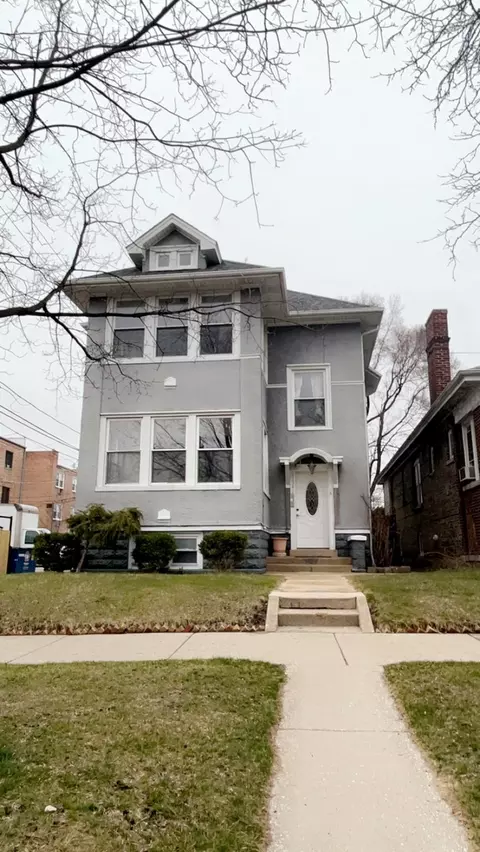2334 W Estes Ave, Chicago, IL 60645