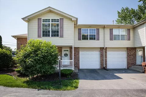 4840 156th St #C, Oak Forest, IL 60452