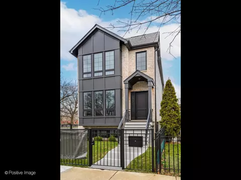 2452 W Erie St, Chicago, IL 60612