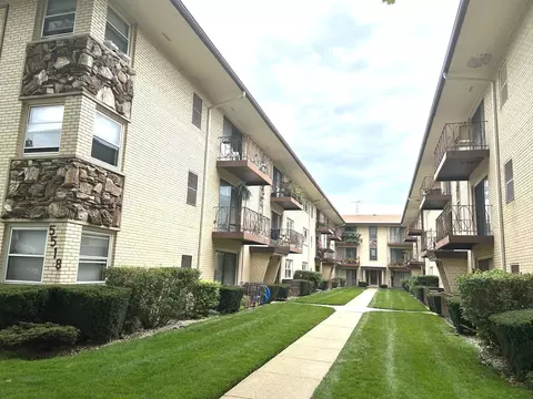 5518 W Windsor Ave #2P, Chicago, IL 60630
