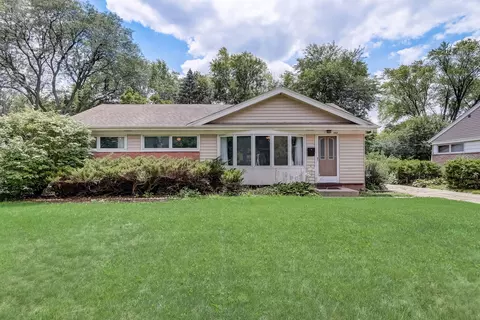 547 E Baldwin Rd, Palatine, IL 60074