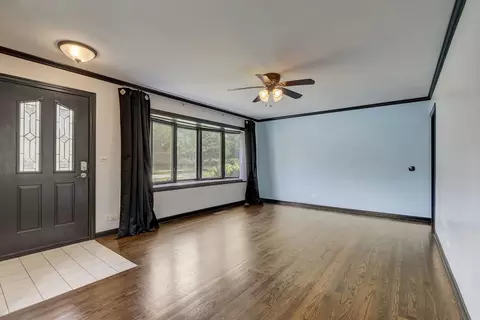 547 E Baldwin Rd, Palatine, IL 60074 photo 4