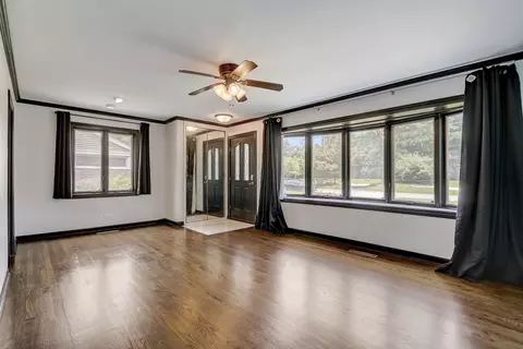 547 E Baldwin Rd, Palatine, IL 60074 photo 3