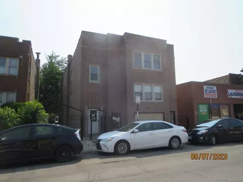 6225 N California Ave #P-1, Chicago, IL 60659