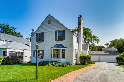 485 Pleasant Ave, Highland Park, IL 60035
