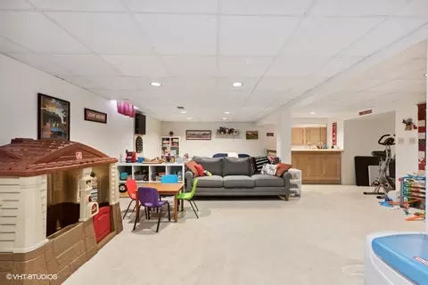 1718 E Maya Ln, Mount Prospect, IL 60056 photo 23