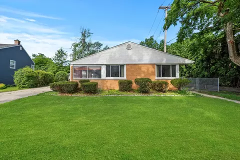 400 Winston Ln, Chicago Heights, IL 60411