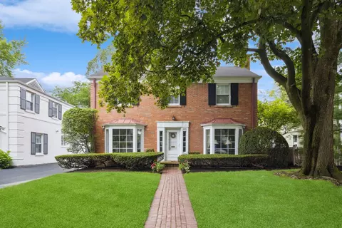 2241 Kenilworth Ave, Wilmette, IL 60091