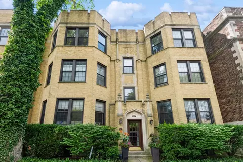 1324 Central St #1E, Evanston, IL 60201