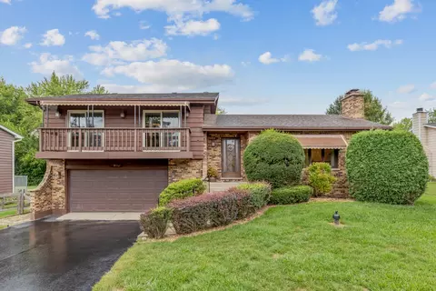 6007 Greenview Rd, Oakwood Hills, IL 60013