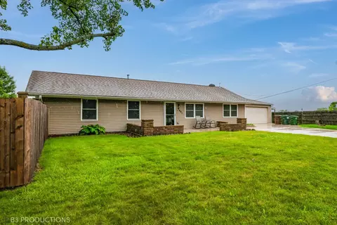 9401 Magnolia Ave, Mokena, IL 60448