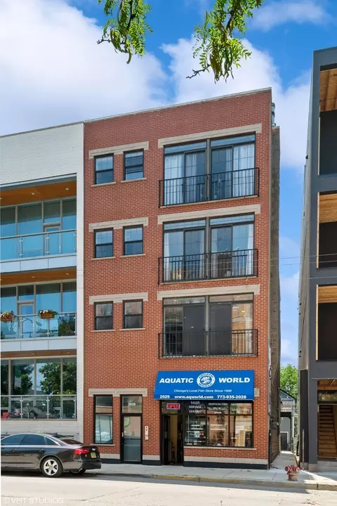 2029 W Belmont Ave #2, Chicago, IL 60618
