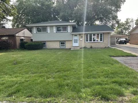10828 S Neenah Ave, Worth, IL 60482