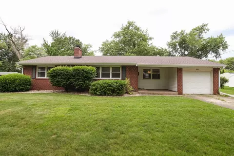 803 Parmon Rd, Bloomington, IL 61701