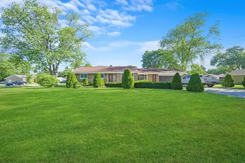 8145 S 83rd Ave, Justice, IL 60458