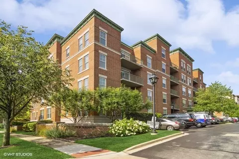 132 W Johnson St #307, Palatine, IL 60067