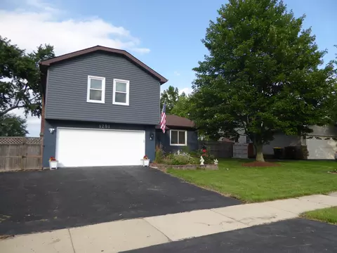 1281 Spring Valley Dr, Carol Stream, IL 60188