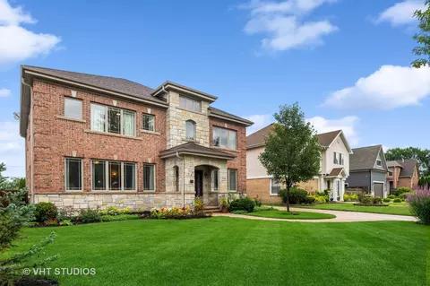 7040 Beckwith Rd, Morton Grove, IL 60053