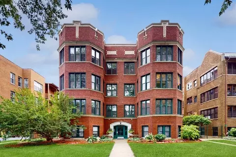 1327 W Greenleaf Ave #3W, Chicago, IL 60626