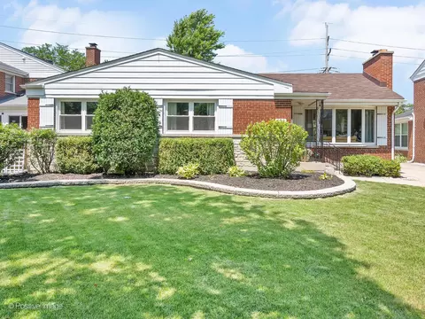 421 E Webster Ave, Elmhurst, IL 60126
