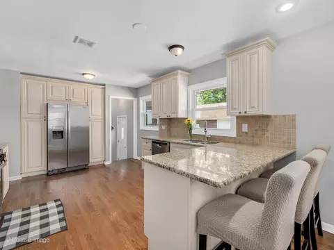 421 E Webster Ave, Elmhurst, IL 60126 photo 10