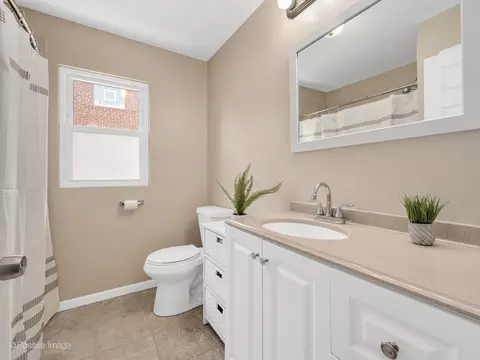 421 E Webster Ave, Elmhurst, IL 60126 photo 14