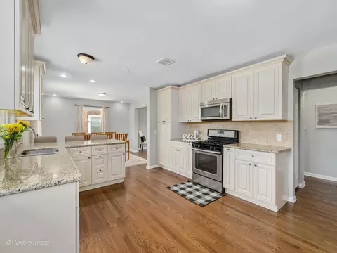 421 E Webster Ave, Elmhurst, IL 60126 photo 11