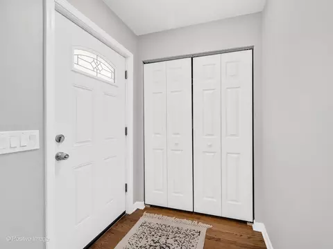421 E Webster Ave, Elmhurst, IL 60126 photo 3