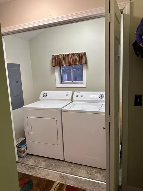 407 E Warren St, Le Roy, IL 61752 photo 16