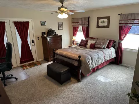 407 E Warren St, Le Roy, IL 61752 photo 18