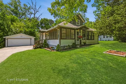 151 E Lake Park Ave, Round Lake Beach, IL 60073