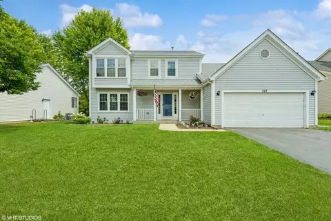 723 Laurel Ln, Cary, IL 60013