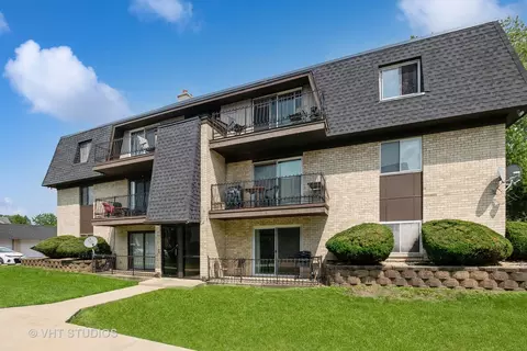 11105 S 84th Ave #1A, Palos Hills, IL 60465