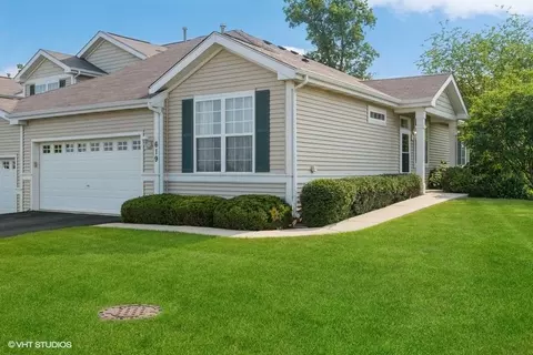 619 N Fox Trl, Round Lake, IL 60073