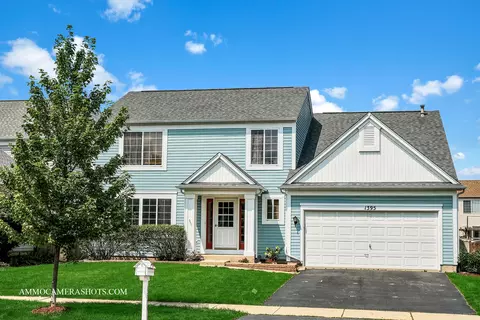 1395 E Braymore Cir, Naperville, IL 60564