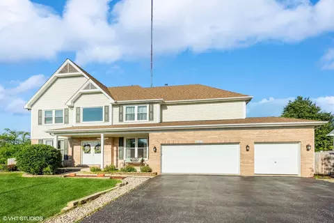 1223 Adler Ln, Carol Stream, IL 60188