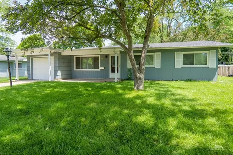 28 Hampton Rd, Montgomery, IL 60538 photo 2