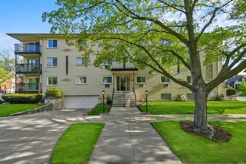 403 N Marion St #3A, Oak Park, IL 60302