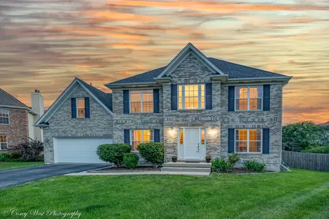 1342 Camden Ct, Sycamore, IL 60178